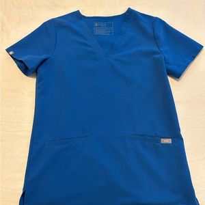 Figs scrub top